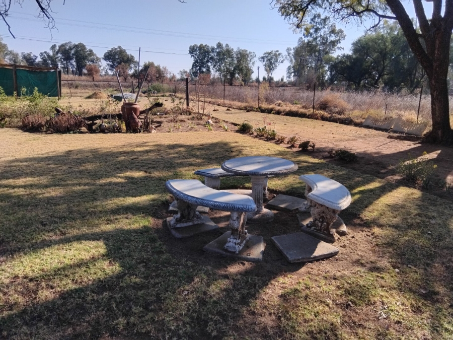 4 Bedroom Property for Sale in Leeudoringstad North West